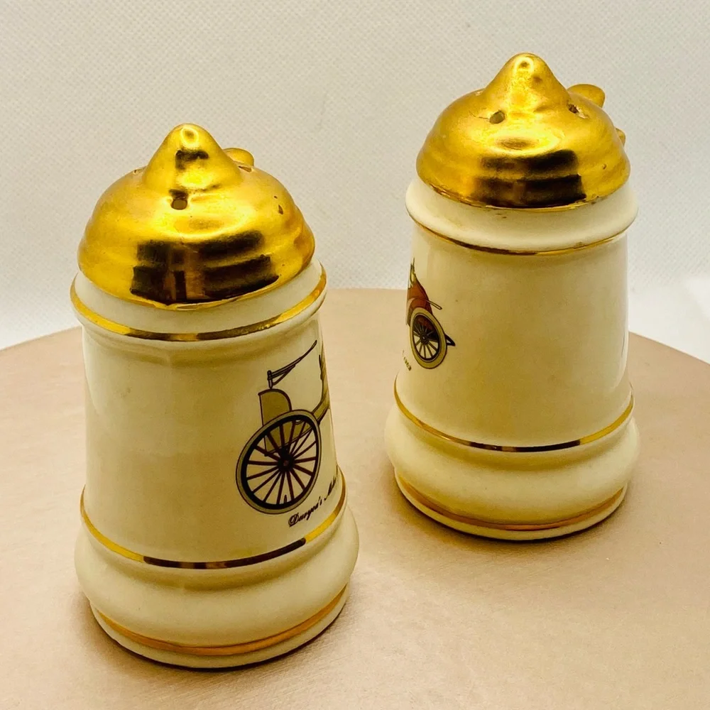 EUC Vintage Henry Ford Museum Car Salt & Pepper Shakers